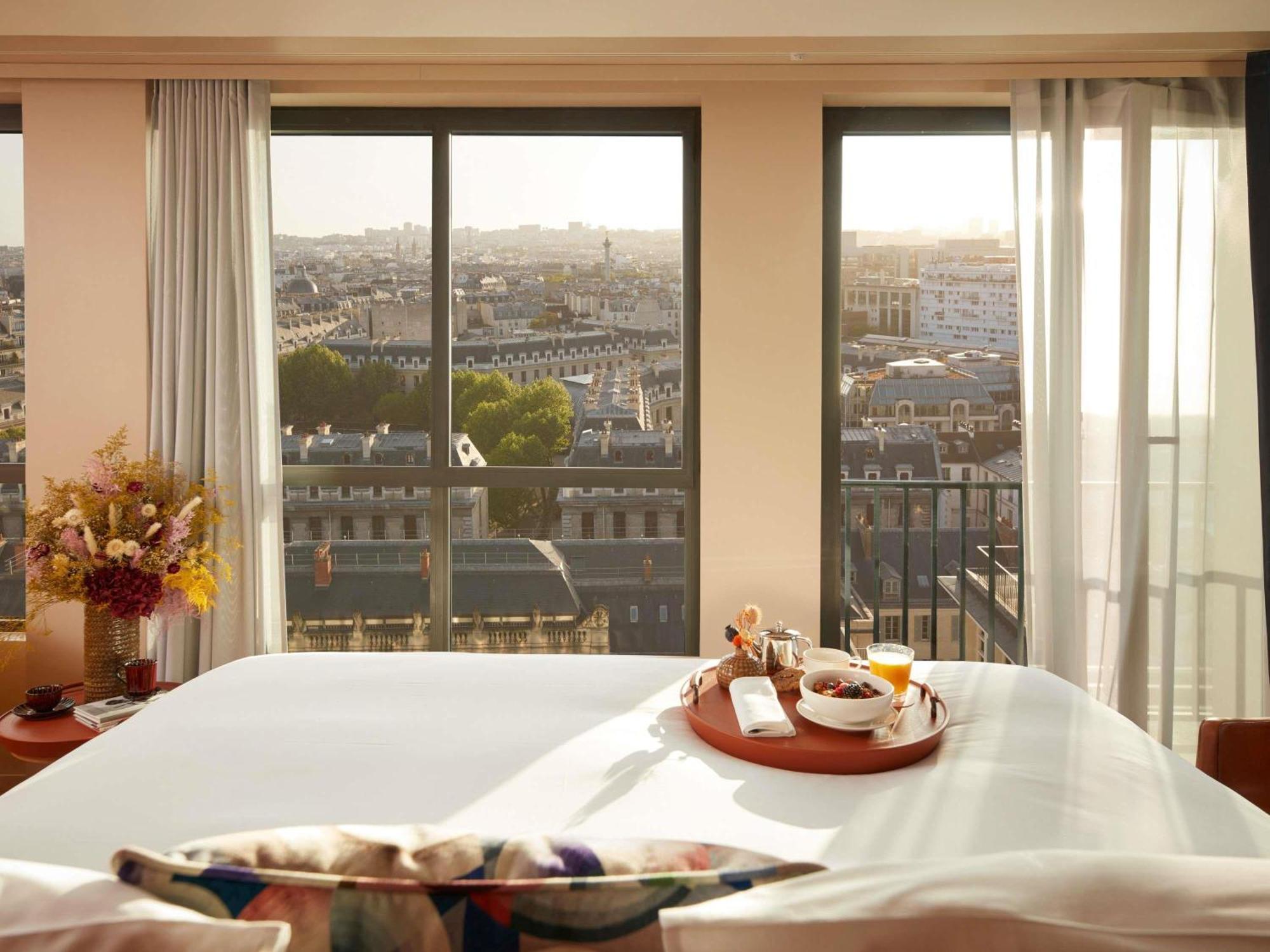 Studio Junior Suite mit Balkon – Blick auf Paris
