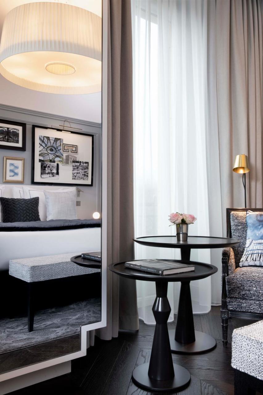 Zimmer mit Verbindungstür