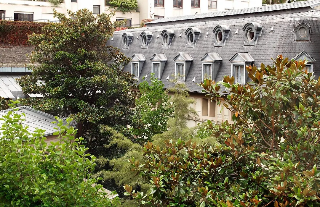 Renaissance Paris Nobel Tour Eiffel Hotel-1