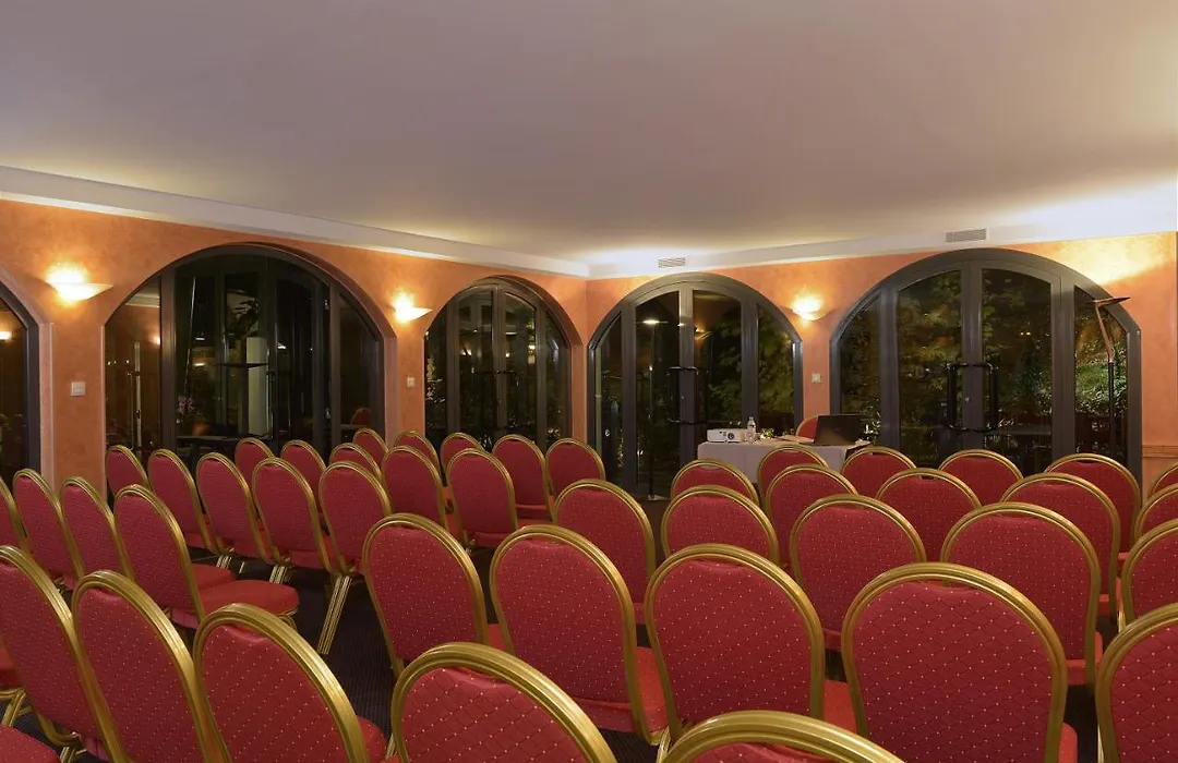 Hotel Opera Cadet-1