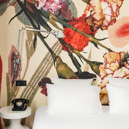 Hotel Du Petit Moulin, Haute Couture Hotel By Lacroix-2